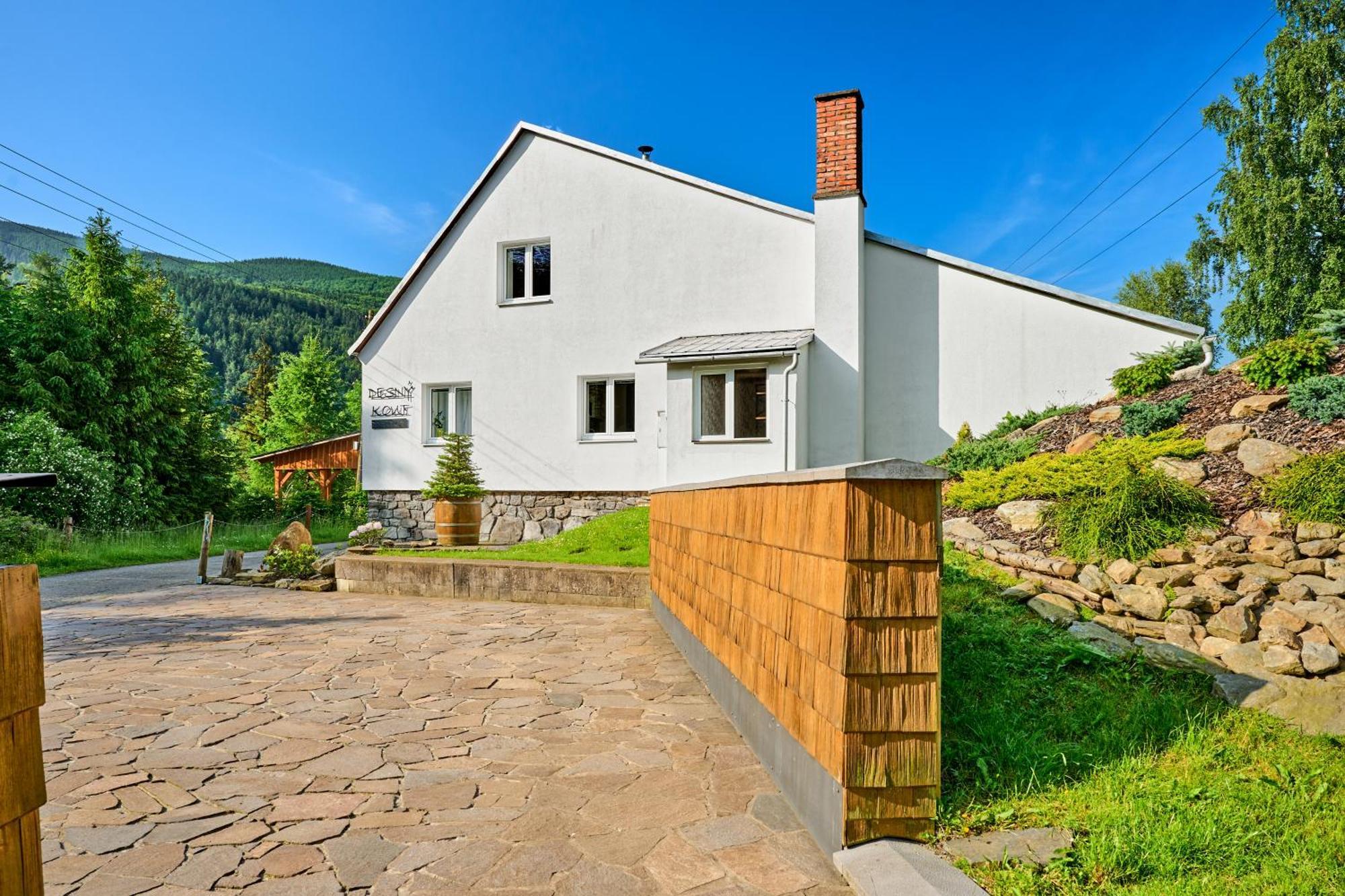 Desny Kout Villa Kouty Exteriör bild